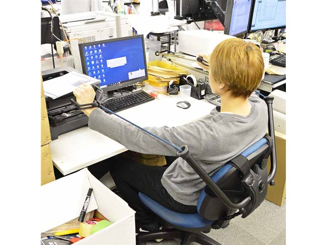 オフィスチェアに後付け、座ったままストレッチできる「オフィスdeジム