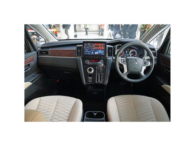 デリカD:5純正品 アクセントパネル(サバ杢) デリカD5 アクセントパネル