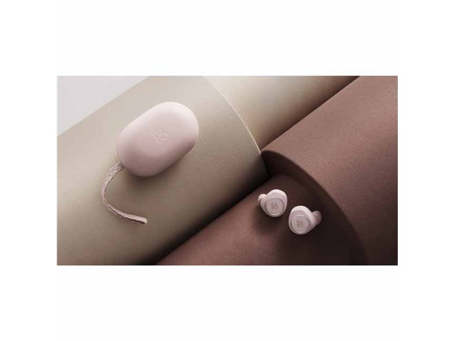 【桜色】Beoplay E8 バングアンドオルフセン ワイヤレスイヤホン B&O Play、完全ワイヤレス「Beoplay E8」に“桜”をイメージした新