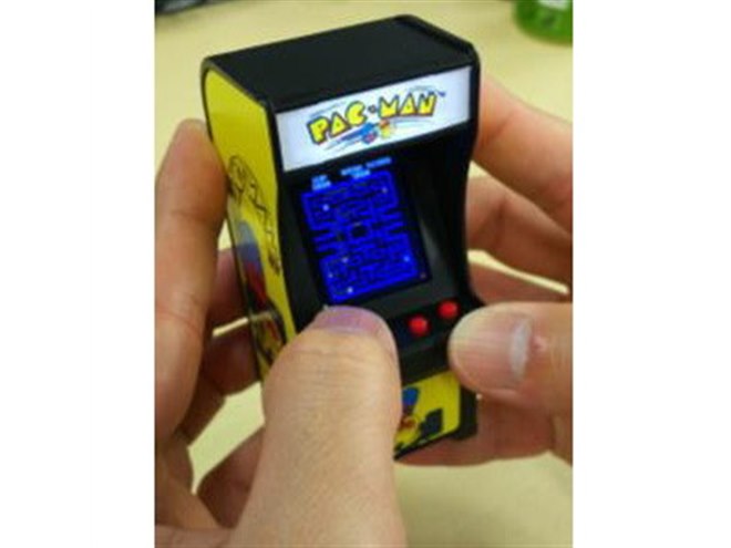 実際にプレイできる、超ミニサイズのアーケード型ゲーム機「TINY
