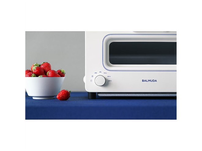 バルミューダ、「BALMUDA The Toaster」のホワイト×ブルーを
