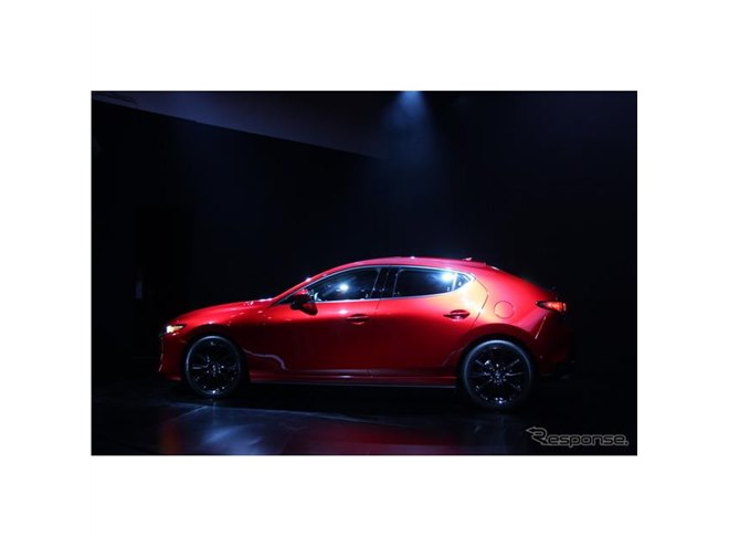 マツダ 3/アクセラ 新型】モーターショープレイベントで世界初公開