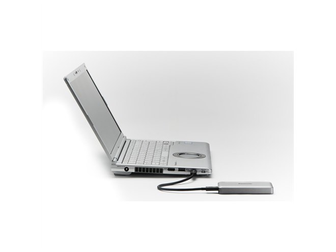 パナソニック、Thunderbolt 3対応の小型軽量ポータブルSSD 2