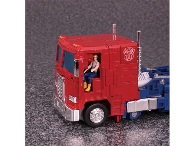 50,000円、トランスフォーマー マスターピースより「MP-44 コンボイ