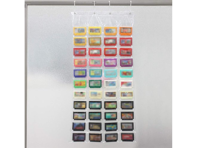 インテリアに？ ファミコンやメガドライブのカセットを44個収納できる