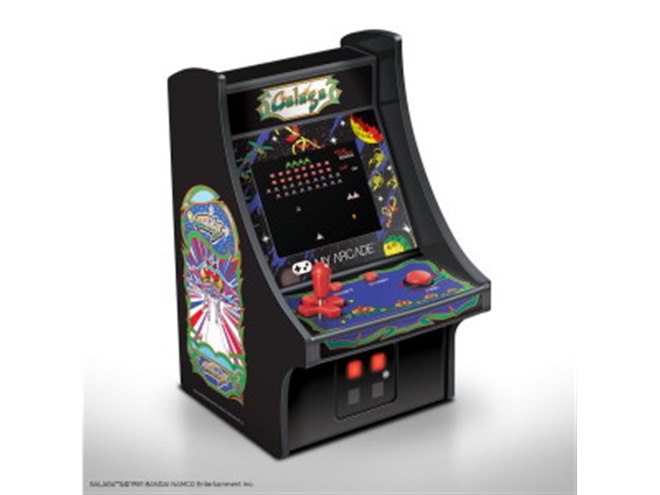 ゲオ、手のひらサイズのミニゲーム機「レトロアーケード」12/20