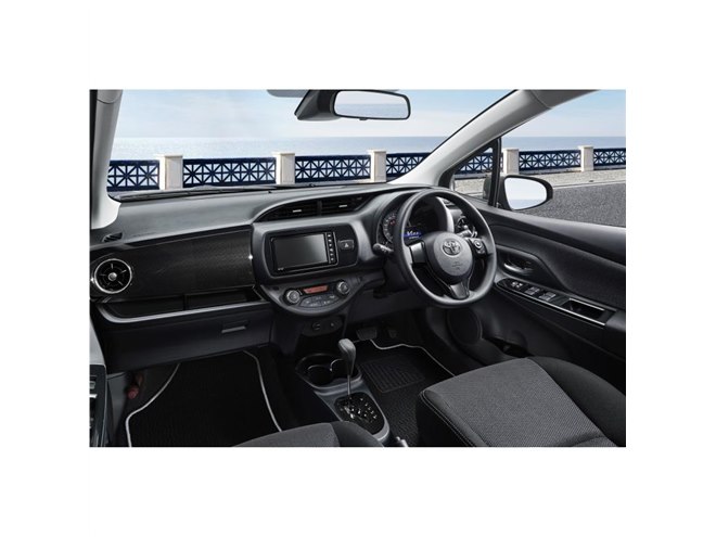 トヨタ・ヴィッツ」の誕生20周年記念特別仕様車登場 - 価格.com