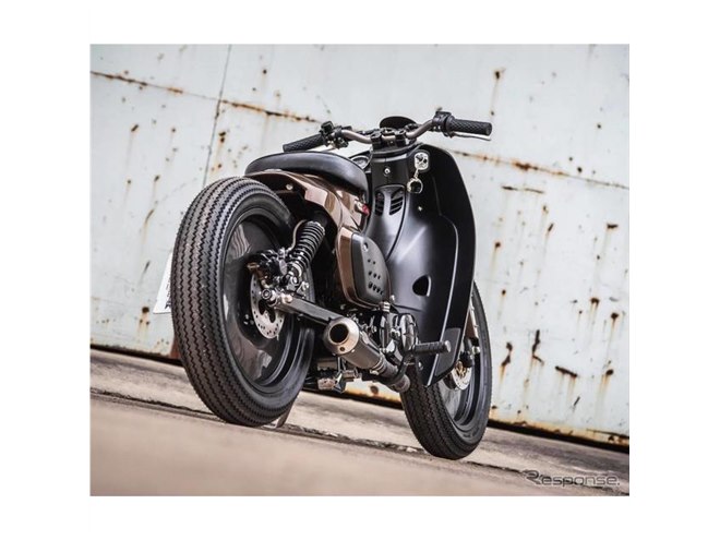 ホンダ スーパーカブ、カフェレーサーに変身…カスタマイズモデル発表