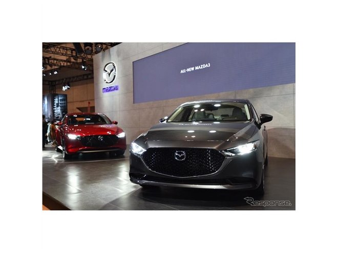 マツダ3 新型、北米仕様のセダンとハッチバックを日本初公開…東京