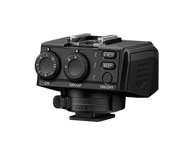 オリンパス、「FL-700WR」などのワイヤレス撮影に対応したフラッシュ