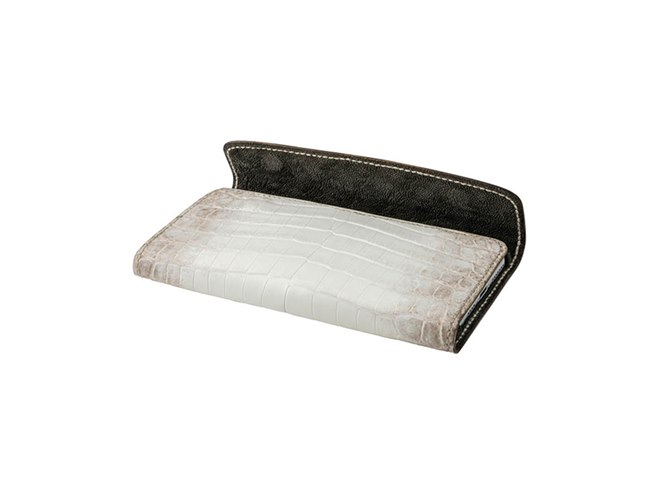 28万円から、希少なヒマラヤクロコとエレファントレザーのiPhone