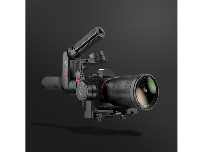 ZHIYUN、スマホに無線で映像を転送できる高性能ジンバル