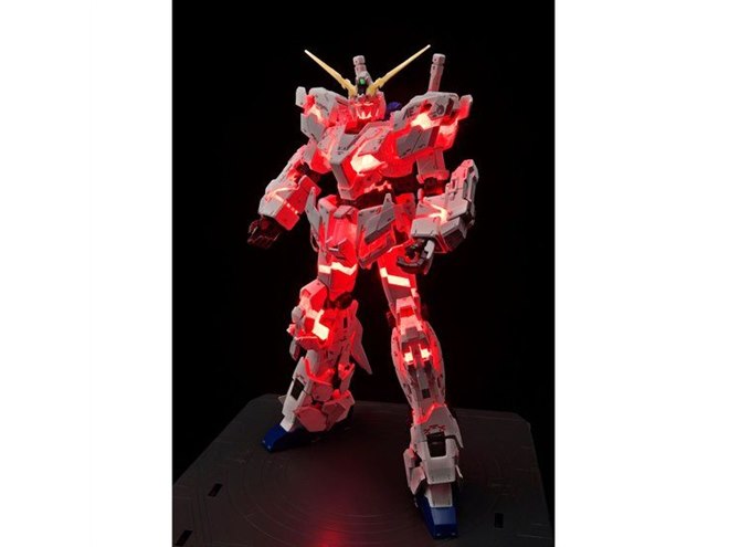 LEDユニットが発光する「ユニコーンガンダム」ガンプラ、オンライン販売が開始 - 価格.com