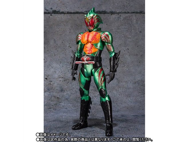 バンダイ、血みどろ姿の「S.H.Figuarts 仮面ライダーアマゾンズ