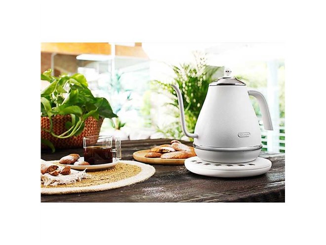 【新品】デロンギ　アイコナ　温度設定機能付き　カフェケトル デロンギ アイコナ 電気カフェケトルをレビュー！クチコミ・評判