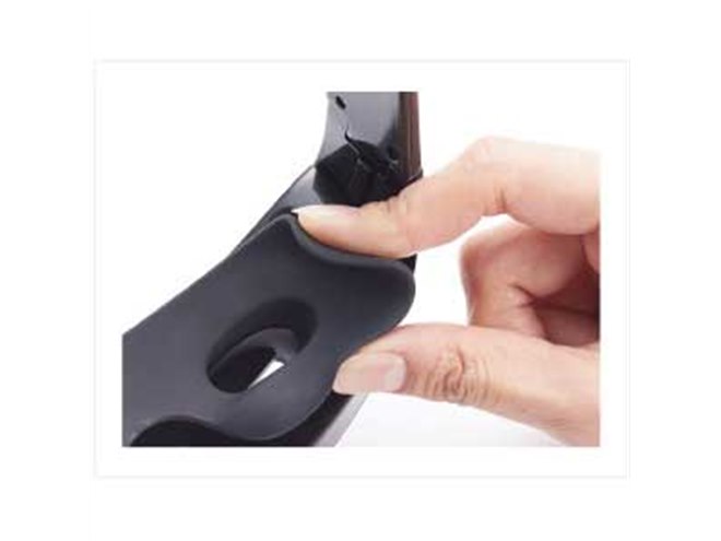 アテックス、骨伝導で音楽を聴きながら目元ケアできる「めめホット