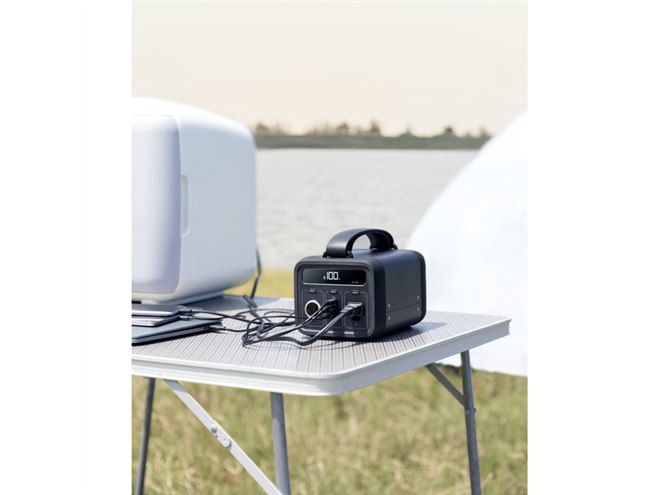 Anker、軽量2.7kgになった57600mAhのポータブル電源「Anker PowerHouse