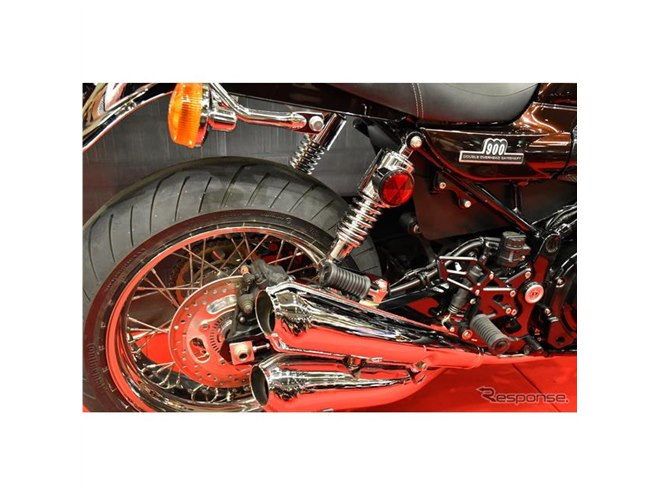 カワサキ Z900RS をコスプレ、インナータンク＆“フェイク”ステー