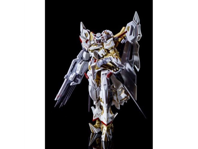 バンダイ、ガンプラ「RG ガンダムアストレイ ゴールドフレーム天