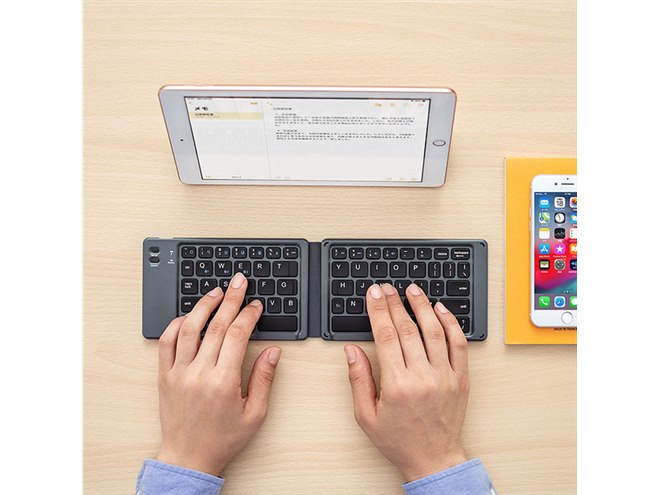 サンワ、折りたたみ式のiPhone/iPad用Bluetoothキーボード「SKB-BT30BK