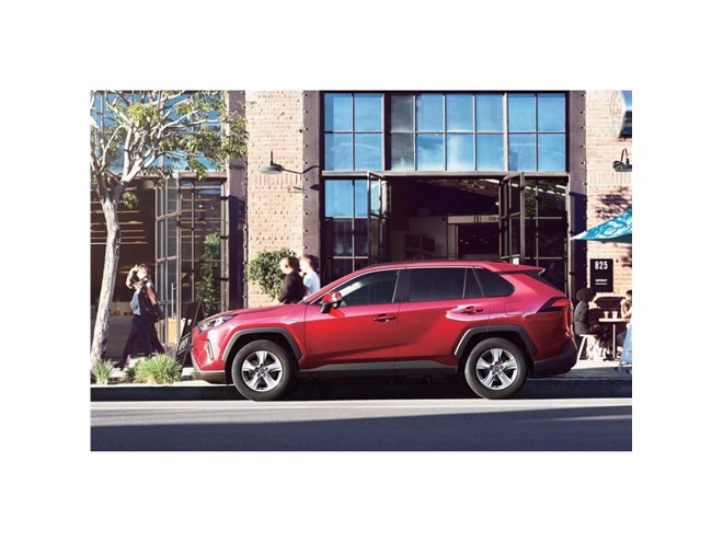 新車1万キロ使用！車庫保管　トヨタ　RAV4 純正OP ハイグロス　4本セット トヨタRAV4車検費用 | 三重県松阪市で車検するならウッドベル