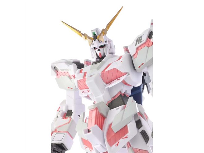 12,960円、お台場「実物大ユニコーンガンダム立像」を再現したソフビ