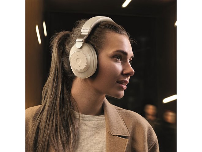 Jabra、周囲に合わせて自動でサウンドを調整するノイキャン