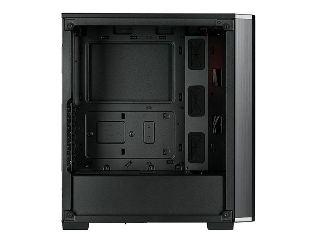 Corsair、ガラスパネルとRGBファンを搭載したミドルタワー型PCケース
