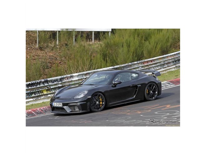 ドアとウィングに天然繊維複合材…ポルシェ ケイマンGT4 新型、ニュルで
