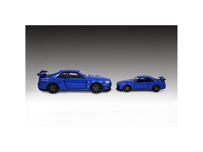 タカラトミー、透明パーツを使用した「日産 スカイライン GT-R V