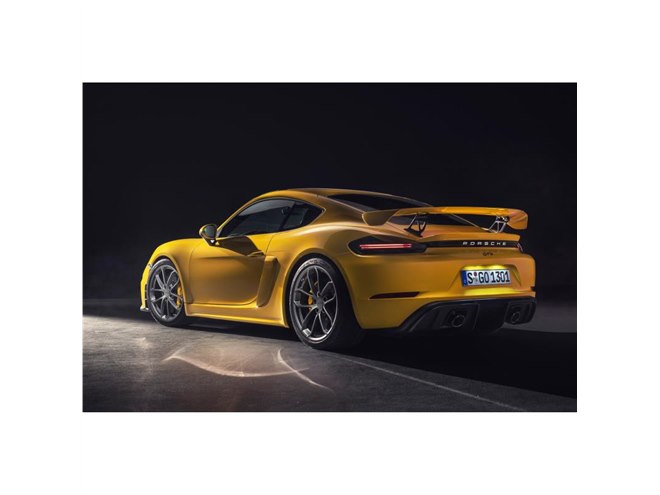 ポルシェが新型「718スパイダー／ケイマンGT4」を発表 - 価格.com