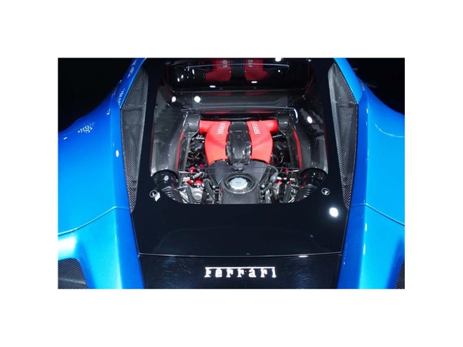 フェラーリ488GTB」の後継モデル「F8トリブート」日本デビュー - 価格.com