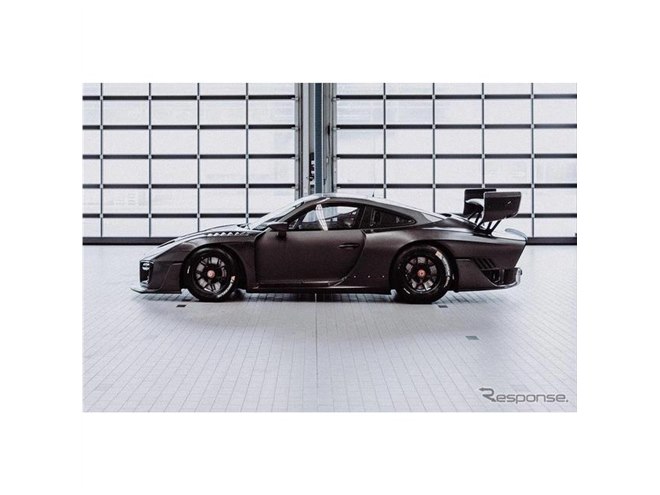 ポルシェ 935 新型、無塗装カーボン仕様の画像…今夏から納車開始へ