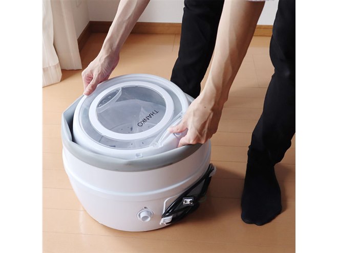 サンコー、コンパクトにたたんで収納できる「折りたたみ洗濯機