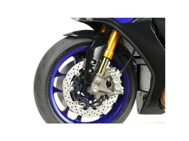 タミヤ、ヤマハのフラッグシップ「YZF-R1M 2018年型」完成モデル