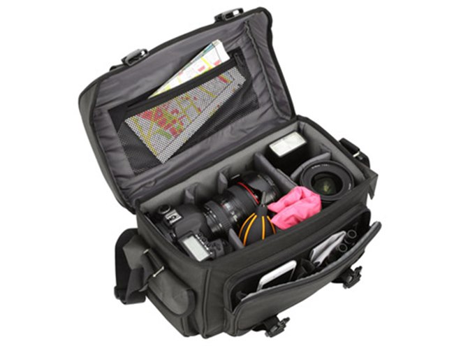 ハクバ、カメラに望遠レンズを装着したまま収納できる「プラスシェル