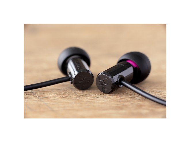 final、バイノーラル制作のゲームなどに適したダイナミック型イヤホン