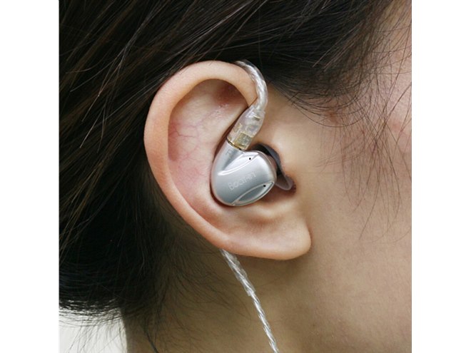 Beat-in HYBRID 3WAYドライバー Gray Gloture、3WAYハイブリッド・ドライバー搭載イヤホン「Beat-in HYBRID