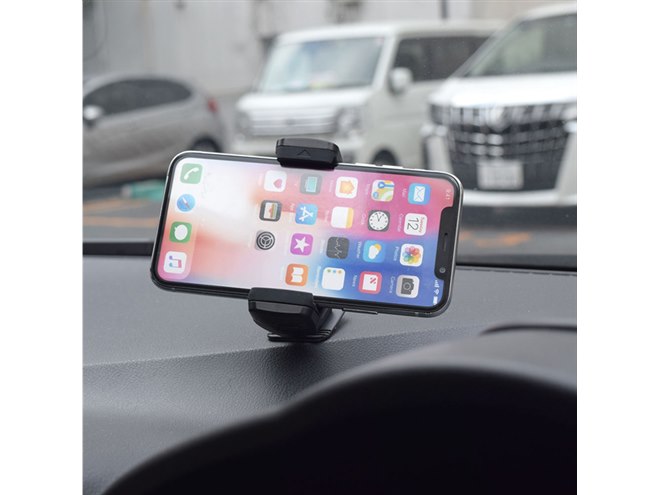 簡易ドラレコ”とスマホ充電の2役をこなす「Qi対応スマホホルダー