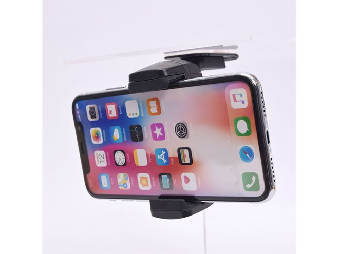 簡易ドラレコ”とスマホ充電の2役をこなす「Qi対応スマホホルダー