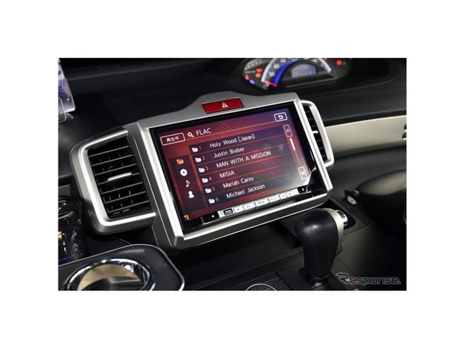クラリオン、新型ナビを披露…SUPER GT第7戦 - 価格.com