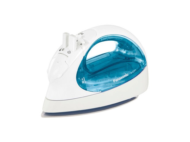 パナソニック、立ち上がり約50秒で素早く使えるスチームアイロン