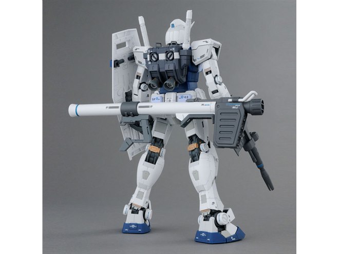 バンダイ、ガンプラ「MG RX-78-2 ガンダムVer.3.0 ガンダムベースカラー」限定発売 - 価格.com