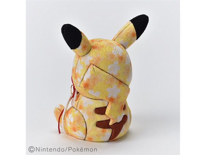 江戸木目込人形 ピカチュウ ポケモン』のピカチュウと伝統の技が融合した“木目込み人形”が