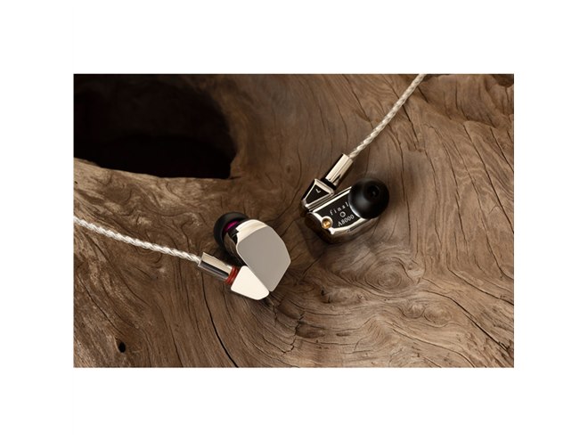 イヤホン final a8000 Final Audio A8000 In-Ear Headphones (+free Glow-in-the-Dark