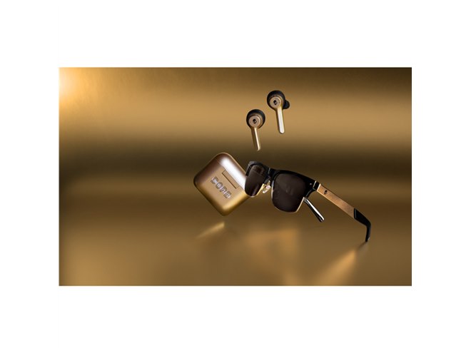 Skullcandy、“12 MOODS”キャンペーンより12月モデル「DOPE Gold 