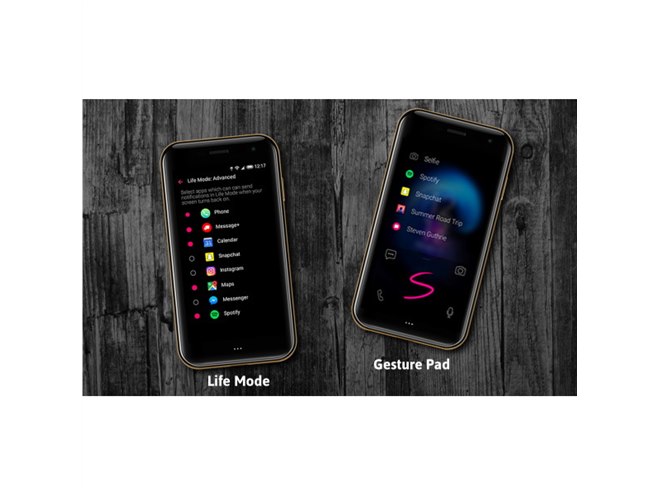 手のひらサイズの3.3型スマホ「Palm Phone」、ゴールドカラーが