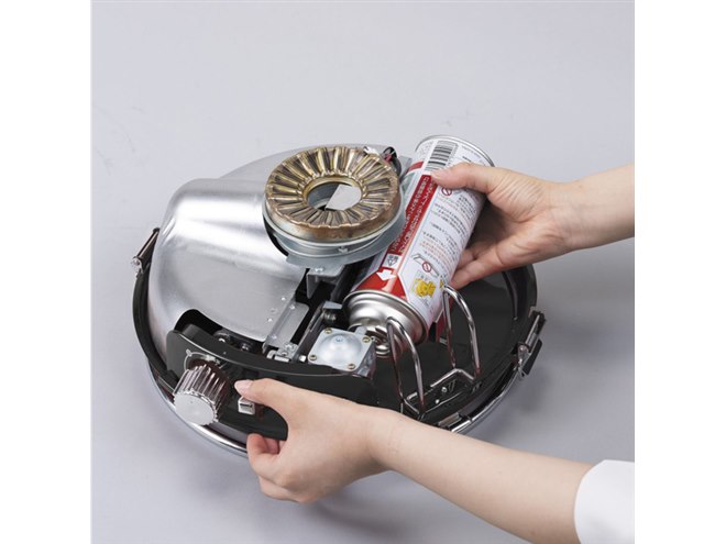 Aladdin、「ポータブル ガス ストーブ」に新色ブラックを追加 - 価格.com