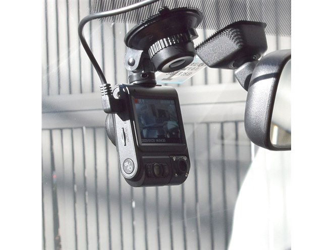 車内カメラはナイトモード対応、前後2カメラ装備フルHDドライブ