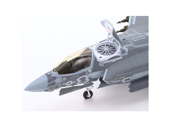 タミヤ、ステルス戦闘機「F-35B ライトニングII」完全新規設計で